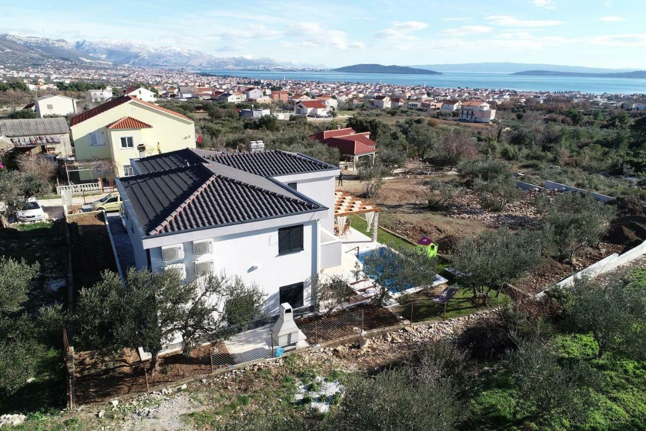 The Globetrotter'S Residence Kaštel Novi Exterior foto